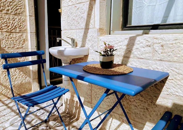 Lovely New Private Duplex In Prime City Center Location