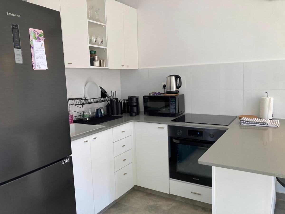 Lovely New Private Duplex In Prime Center Location Apartment *