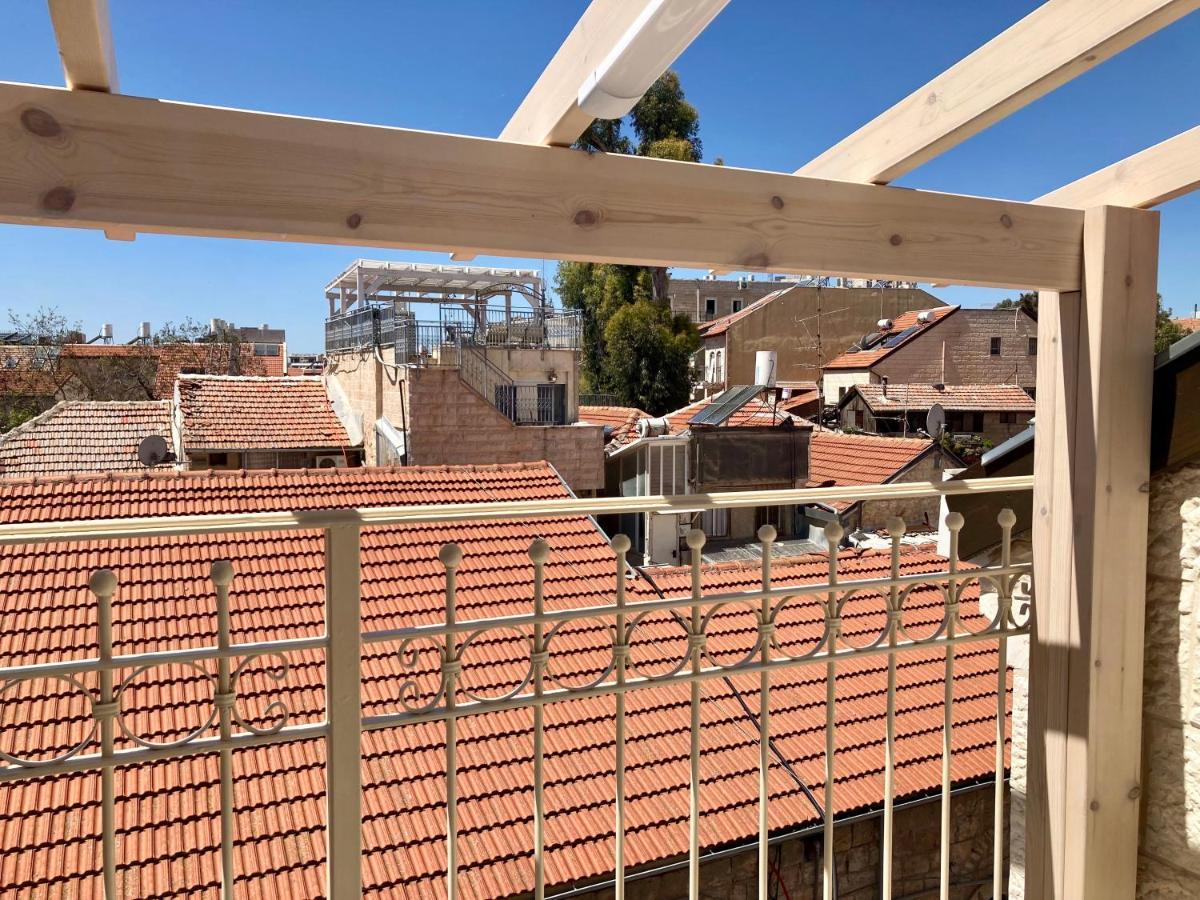 Lovely New Private Duplex In Prime Center Location *