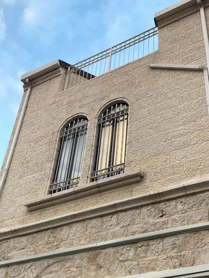 Lovely New Private Duplex In Prime Center Location